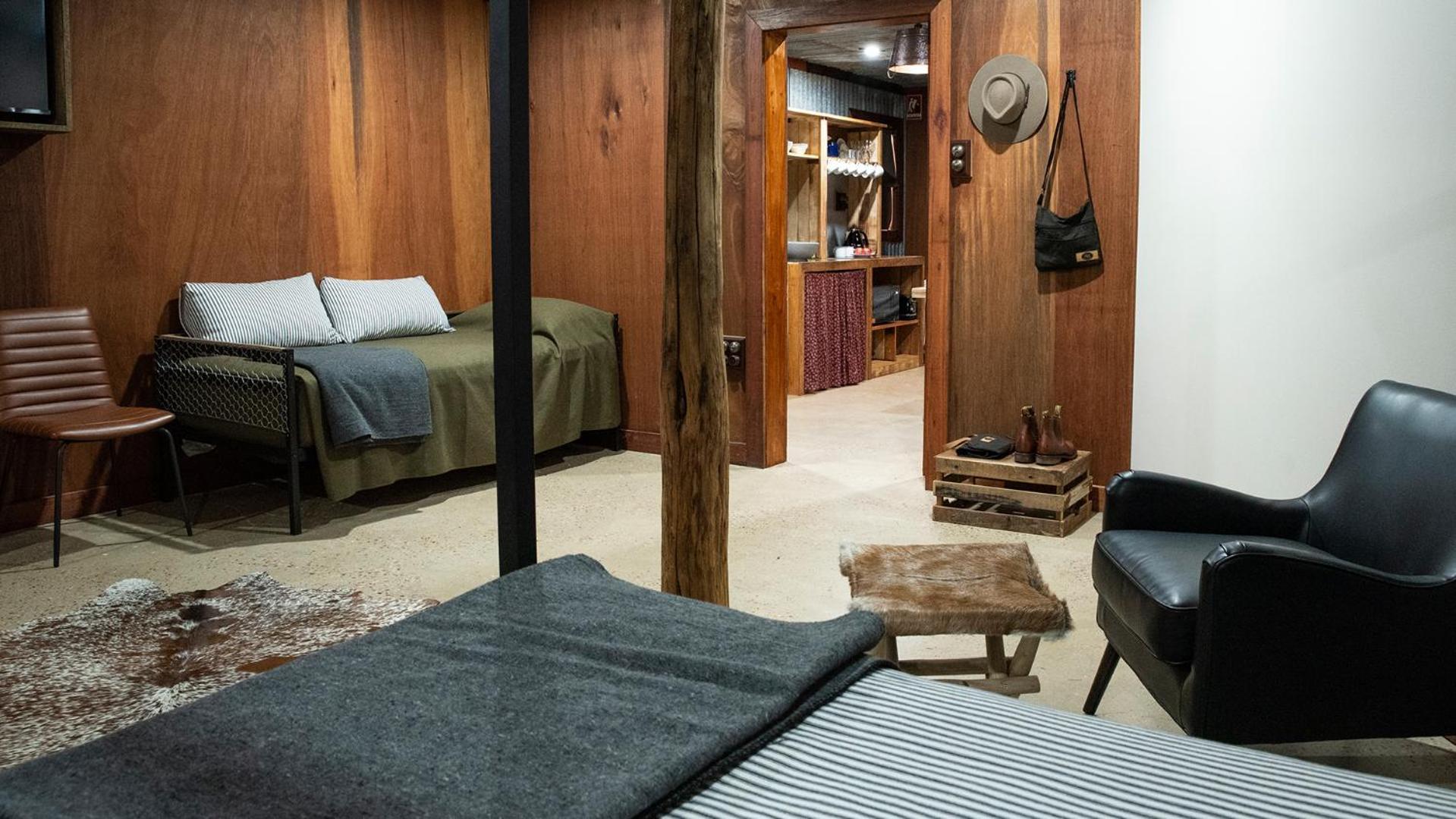 The Staging Post Motel Longreach Bagian luar foto