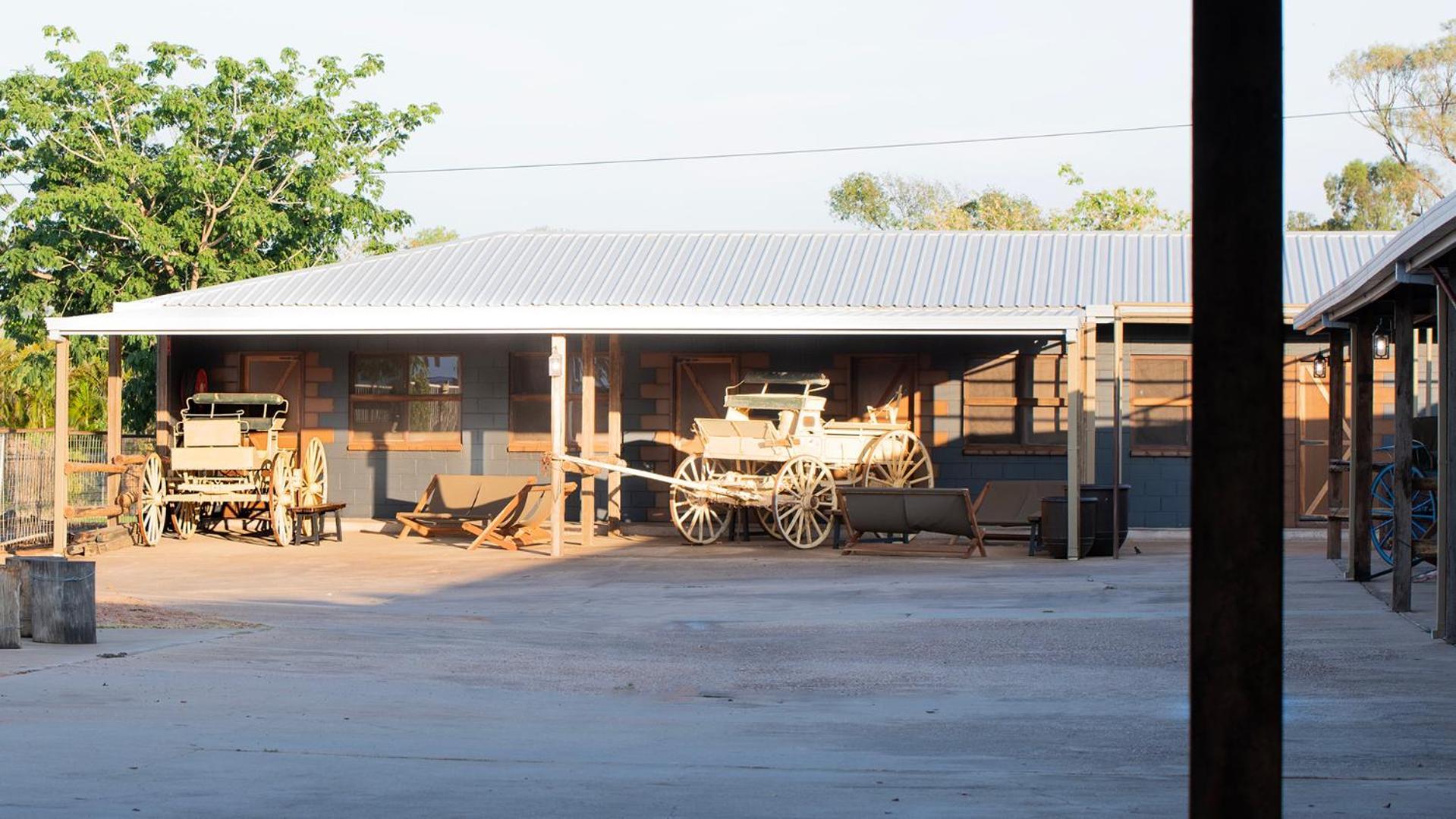 The Staging Post Motel Longreach Bagian luar foto